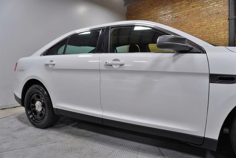 2015 Ford Taurus 6th Gen - Image 9 of 12