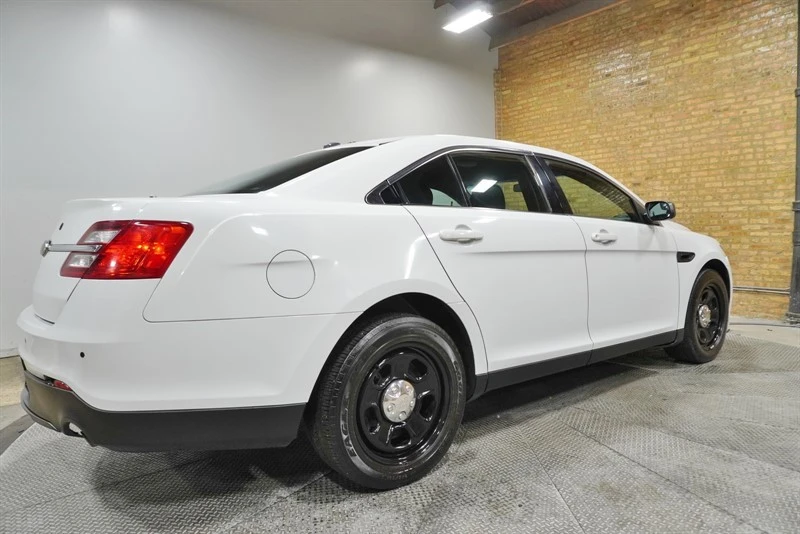 2015 Ford Taurus 6th Gen - Image 10 of 12