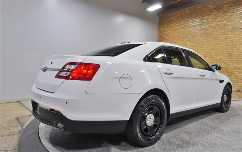 2015 Ford Taurus 6th Gen - Image 10 of 12