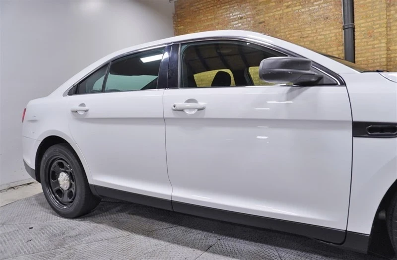 2015 Ford Taurus 6th Gen - Image 9 of 12