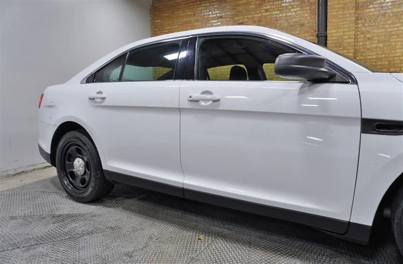 2015 Ford Taurus 6th Gen - Image 9 of 12