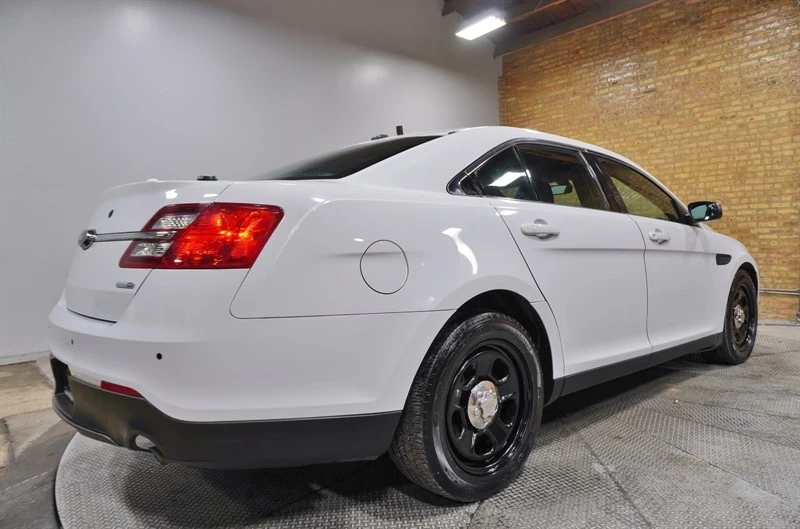 2015 Ford Taurus 6th Gen - Image 10 of 12
