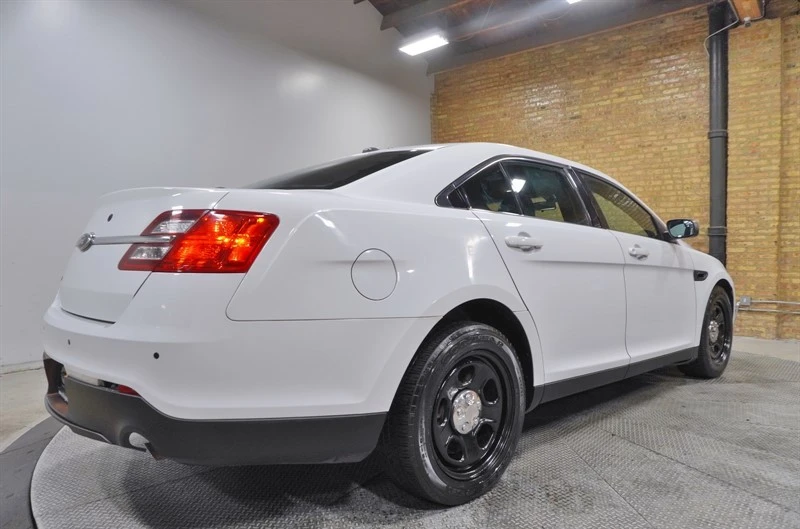 2015 Ford Taurus 6th Gen - Image 10 of 12
