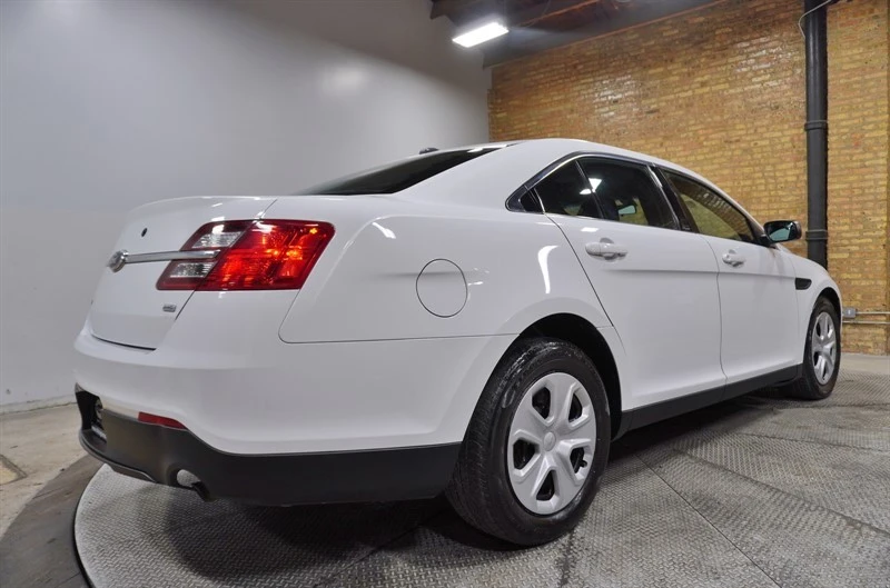 2015 Ford Taurus 6th Gen - Image 10 of 12