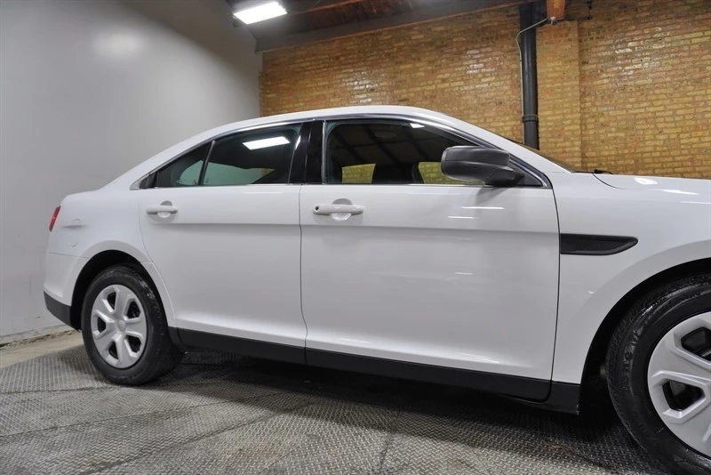 2015 Ford Taurus 6th Gen - Image 9 of 12