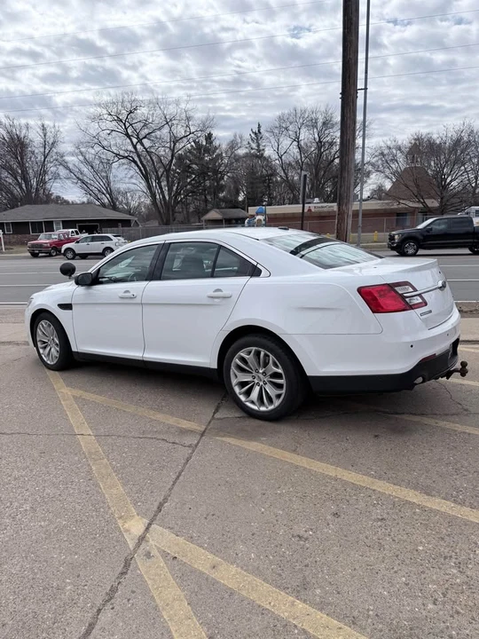 2015 Ford Taurus 6th Gen - Image 5 of 5