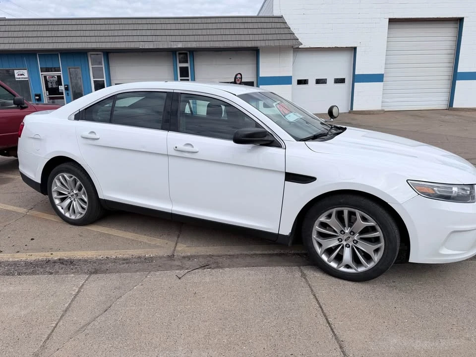 2015 Ford Taurus 6th Gen - Image 3 of 5