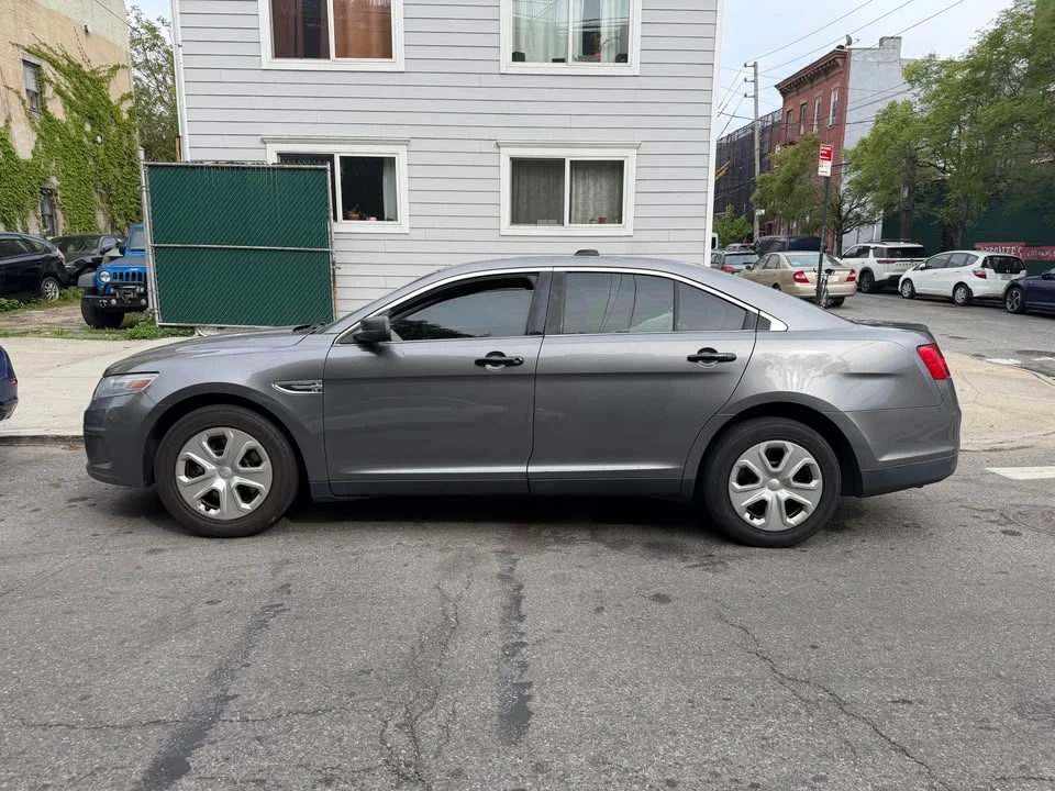2015 Ford Taurus 6th Gen - Image 2 of 9