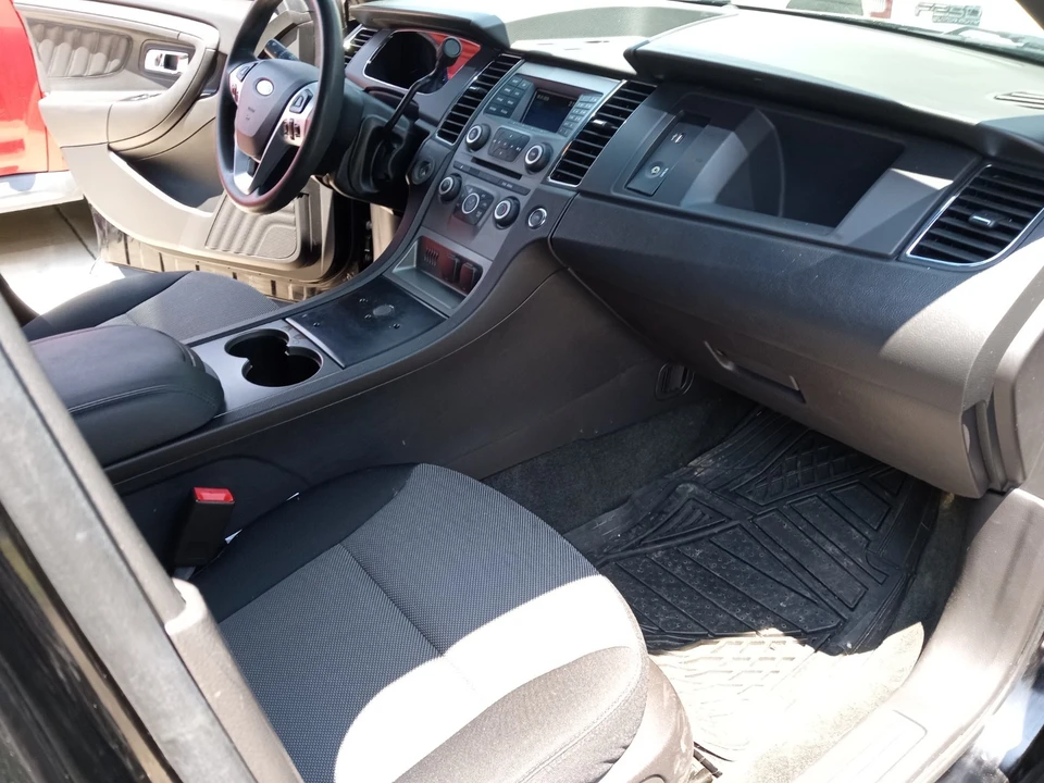 2015 Ford Taurus 6th Gen - Image 8 of 14