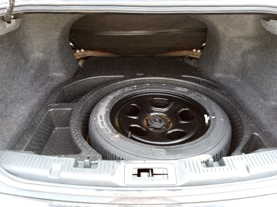 2015 Ford Taurus 6th Gen - Image 10 of 14