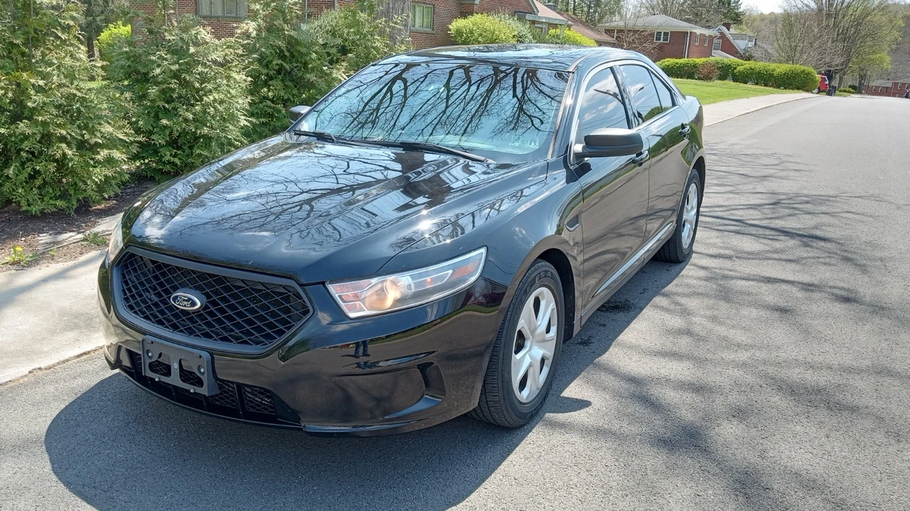 2015 Ford Taurus 6th Gen - Image 5 of 14