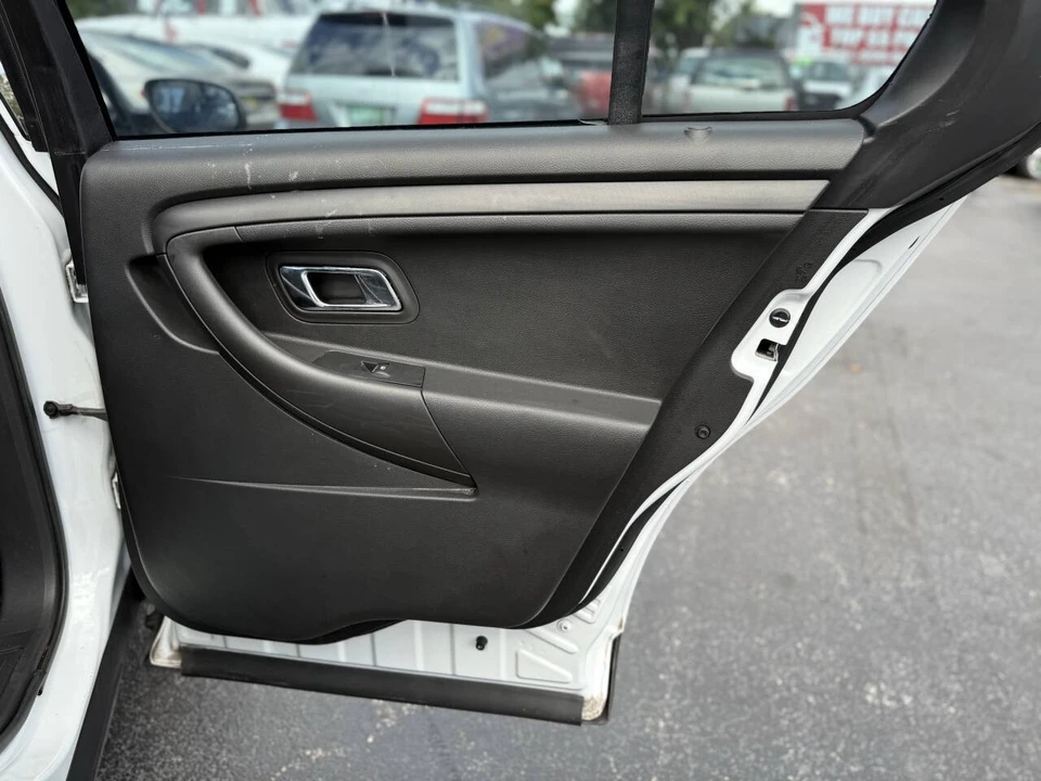 2015 Ford Taurus 6th Gen - Image 19 of 21