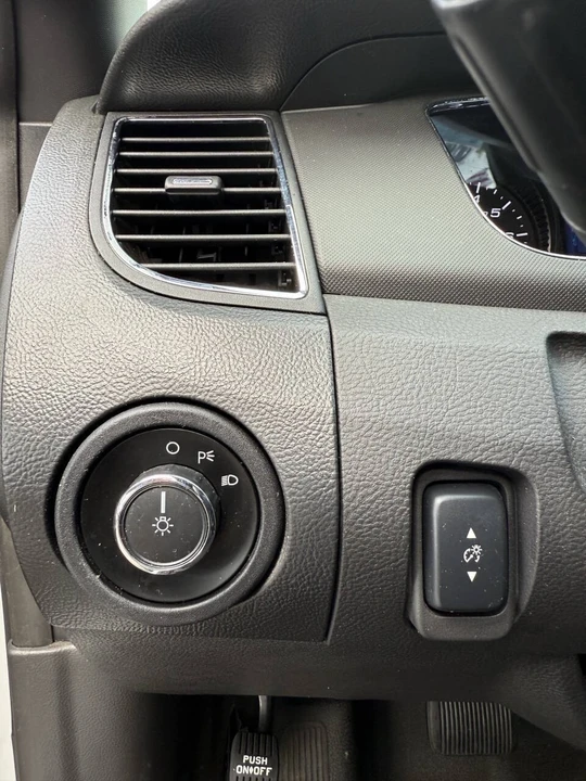 2015 Ford Taurus 6th Gen - Image 15 of 21