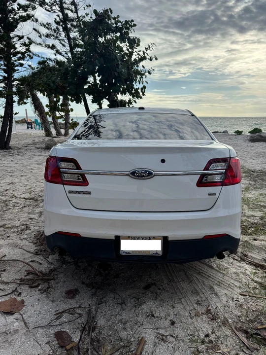 2015 Ford Taurus 6th Gen - Image 13 of 21