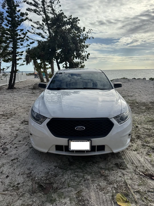 2015 Ford Taurus 6th Gen - Image 2 of 21