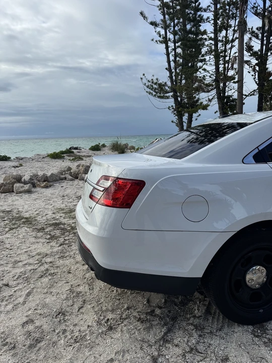 2015 Ford Taurus 6th Gen - Image 10 of 21