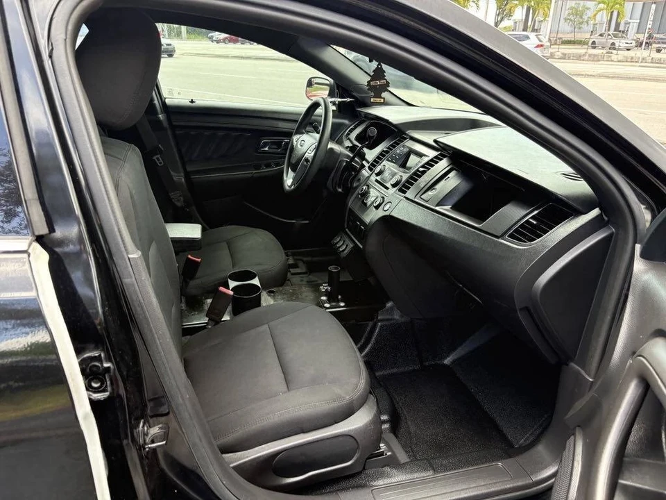 2015 Ford Taurus 6th Gen - Image 16 of 21