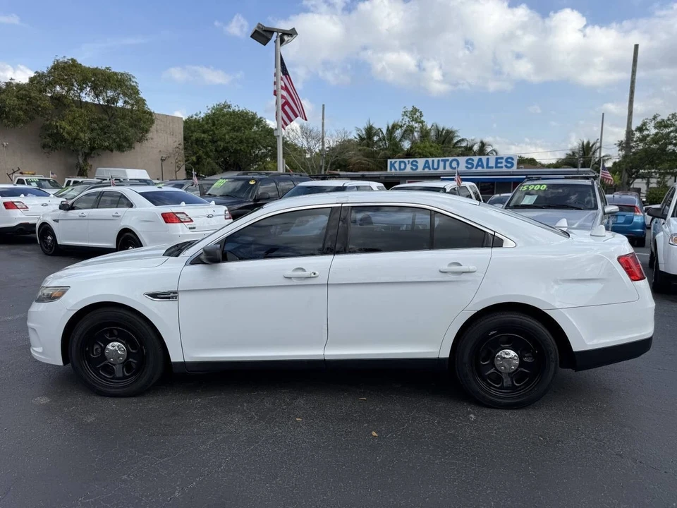 2015 Ford Taurus 6th Gen - Image 5 of 12