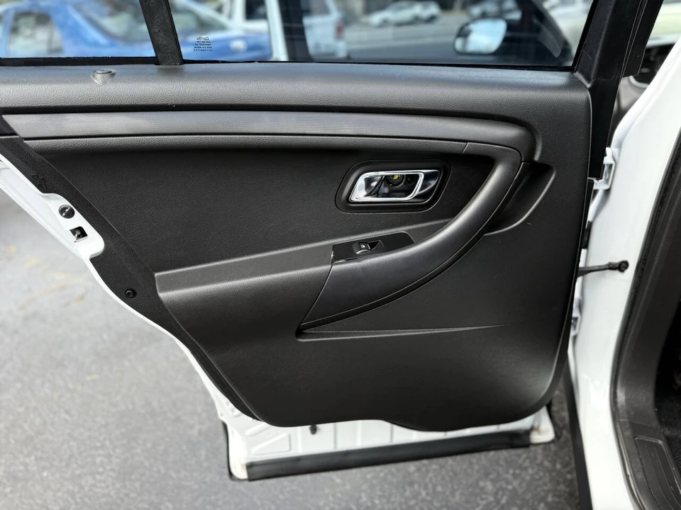 2015 Ford Taurus 6th Gen - Image 14 of 21