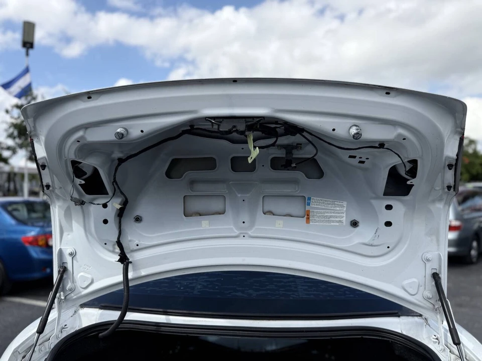 2015 Ford Taurus 6th Gen - Image 20 of 21
