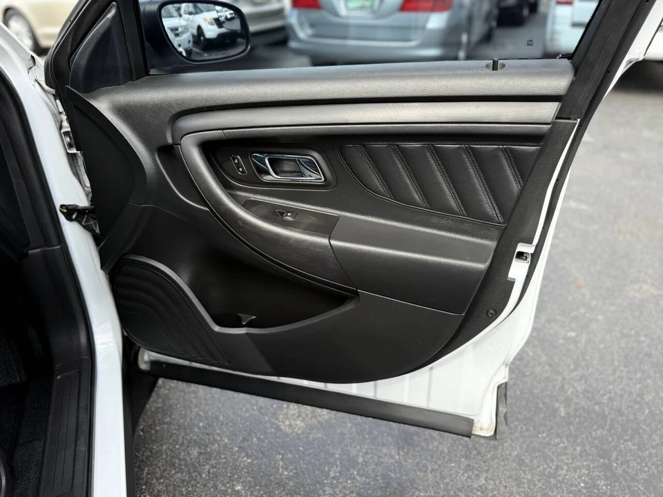 2015 Ford Taurus 6th Gen - Image 16 of 21