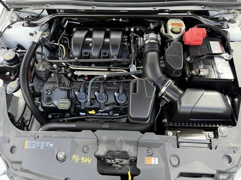 2015 Ford Taurus 6th Gen - Image 17 of 21