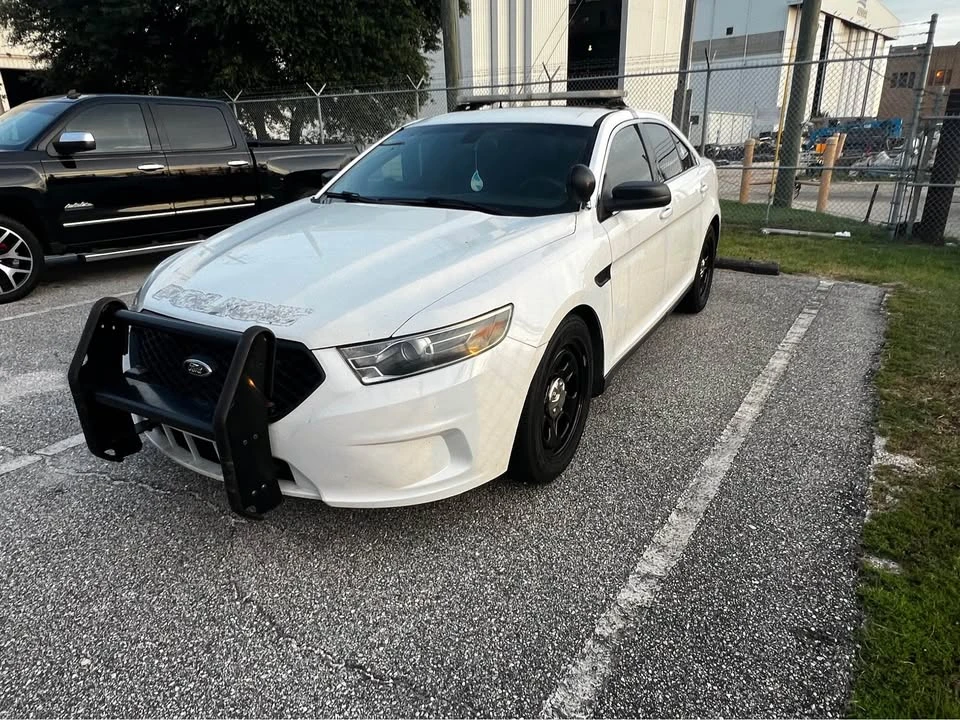 2015 Ford Taurus 6th Gen - Image 2 of 6