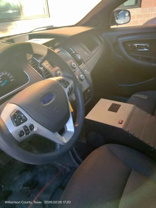 2015 Ford Taurus 6th Gen - Image 5 of 8