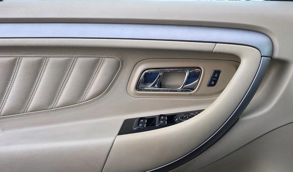 2015 Ford Taurus 6th Gen - Image 9 of 11