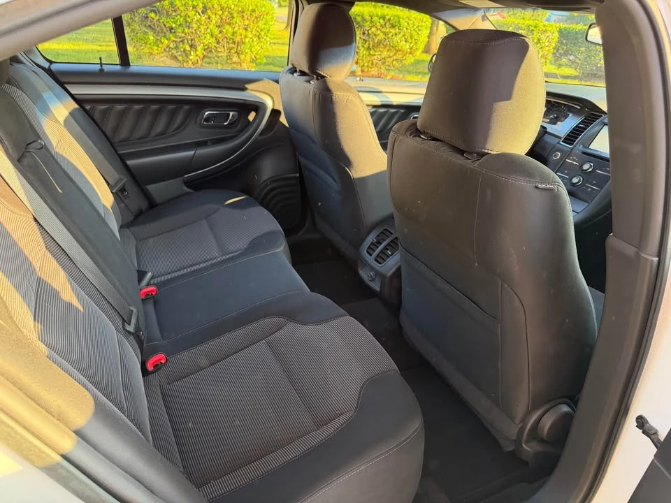 2015 Ford Taurus 6th Gen - Image 4 of 4