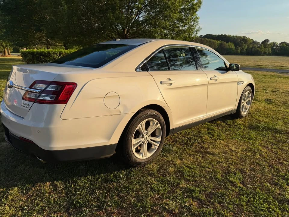 2015 Ford Taurus 6th Gen - Image 2 of 4