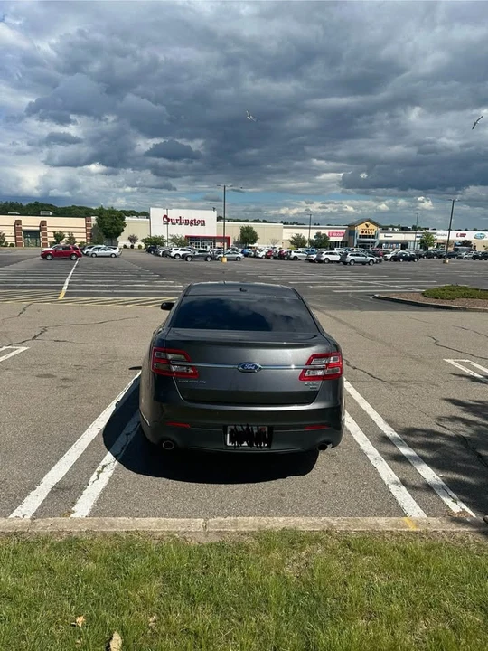 2015 Ford Taurus 6th Gen - Image 3 of 8