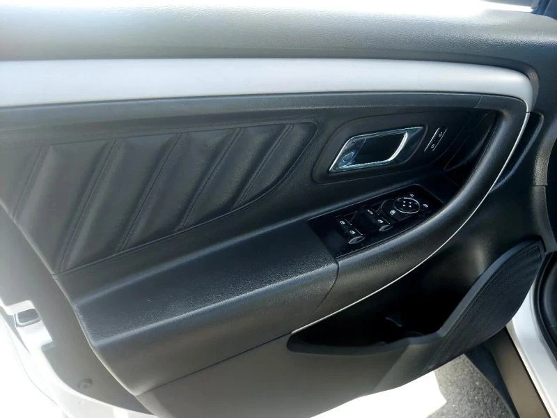 2015 Ford Taurus 6th Gen - Image 9 of 12