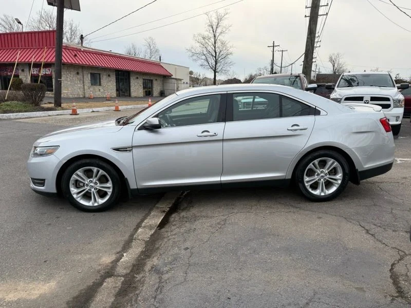 2015 Ford Taurus 6th Gen - Image 5 of 12