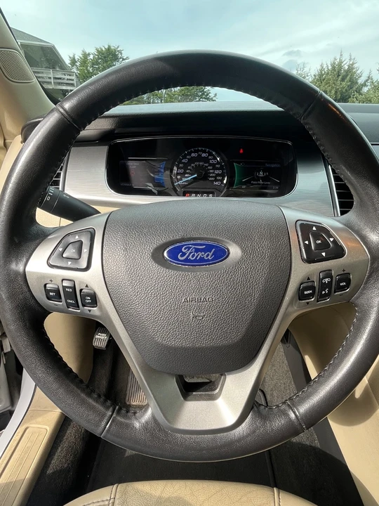 2015 Ford Taurus 6th Gen - Image 10 of 20