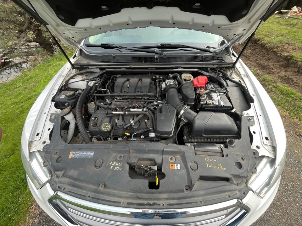 2015 Ford Taurus 6th Gen - Image 16 of 20