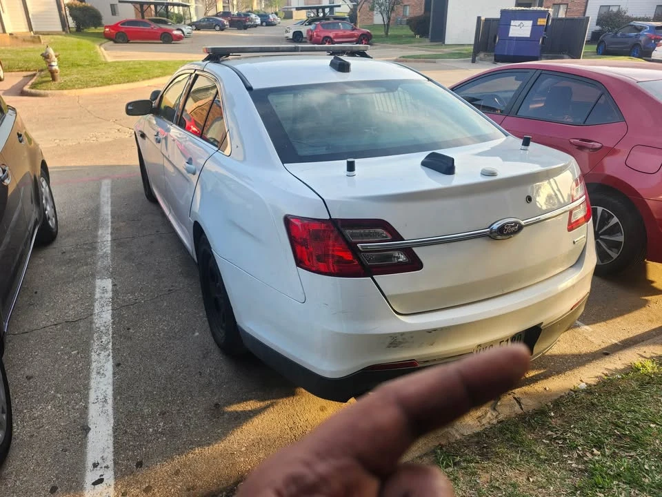 2015 Ford Taurus 6th Gen - Image 5 of 9