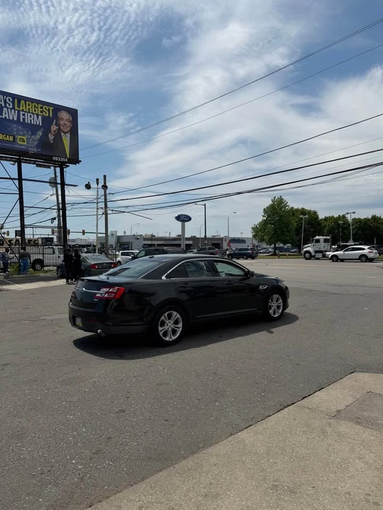 2015 Ford Taurus 6th Gen - Image 3 of 7