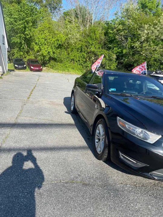 2015 Ford Taurus 6th Gen - Image 9 of 13