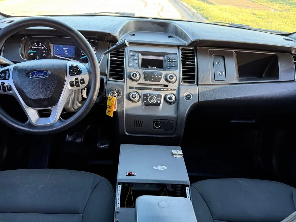 2015 Ford Taurus 6th Gen - Image 9 of 10