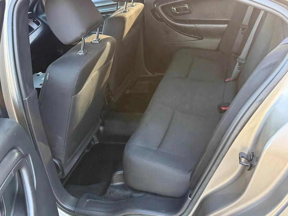 2015 Ford Taurus 6th Gen - Image 8 of 10