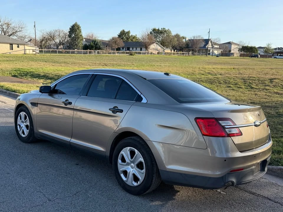 2015 Ford Taurus 6th Gen - Image 2 of 10