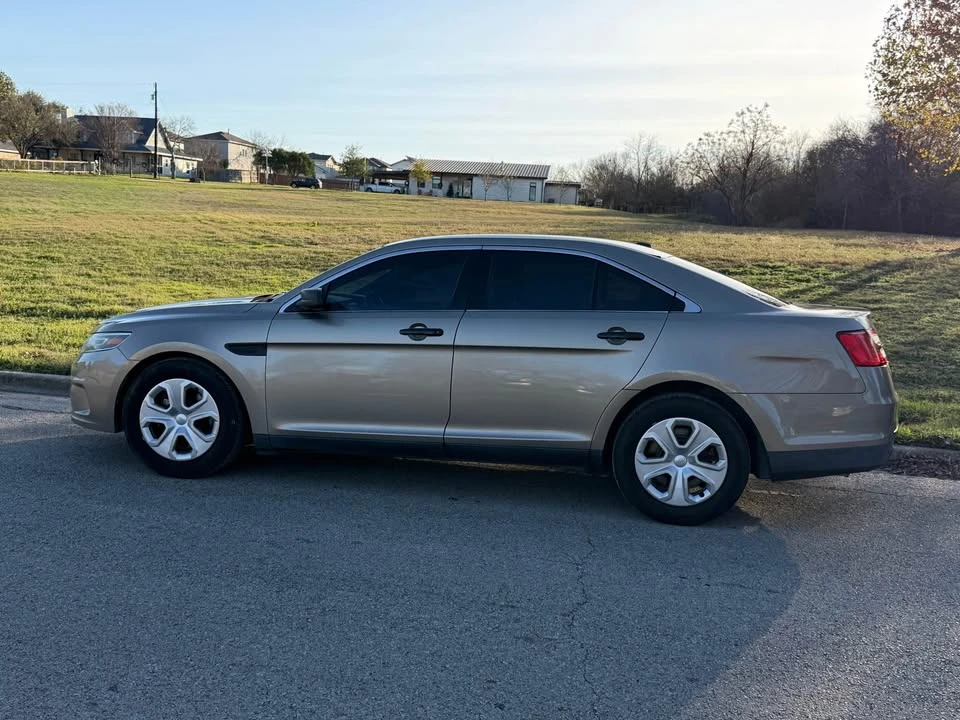 2015 Ford Taurus 6th Gen - Image 3 of 10