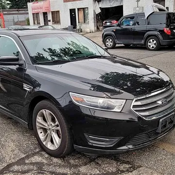 2015 Ford Taurus SEL Sedan 4D