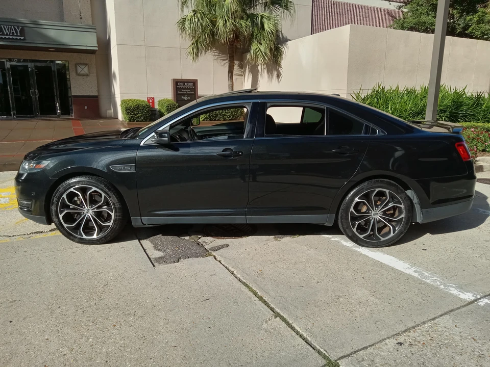 2015 Ford Taurus SHO 6th Gen - Image 11 of 31