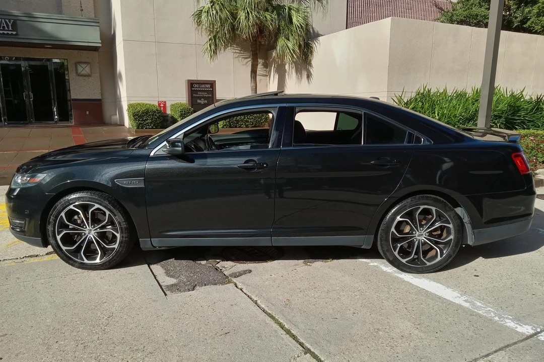 2015 Ford Taurus SHO 6th Gen - Image 3 of 31