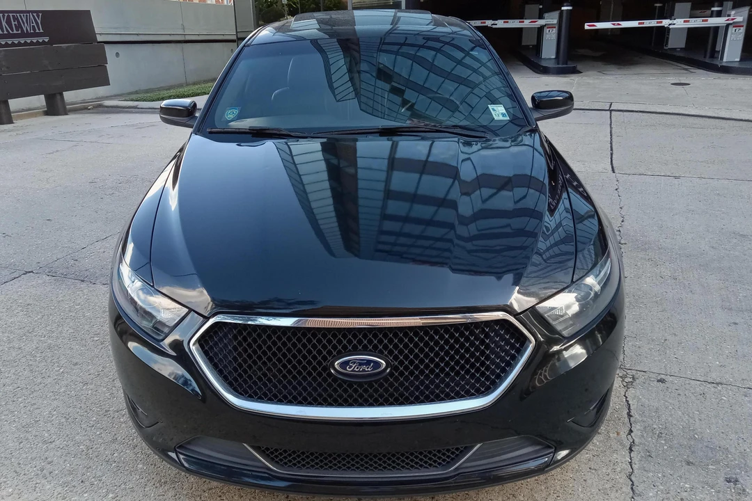 2015 Ford Taurus SHO 6th Gen - Image 2 of 31