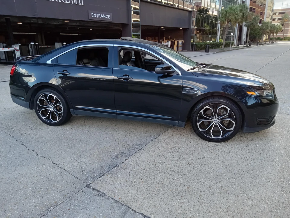 2015 Ford Taurus SHO 6th Gen - Image 21 of 31