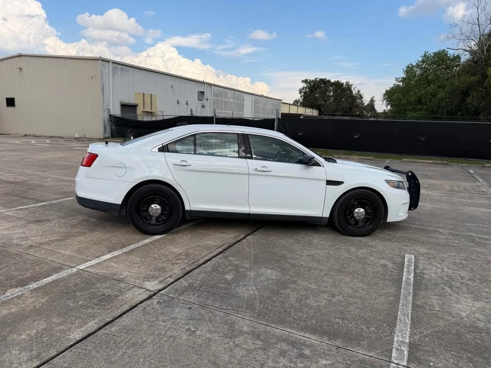 2015 Ford Taurus 6th Gen - Image 6 of 10