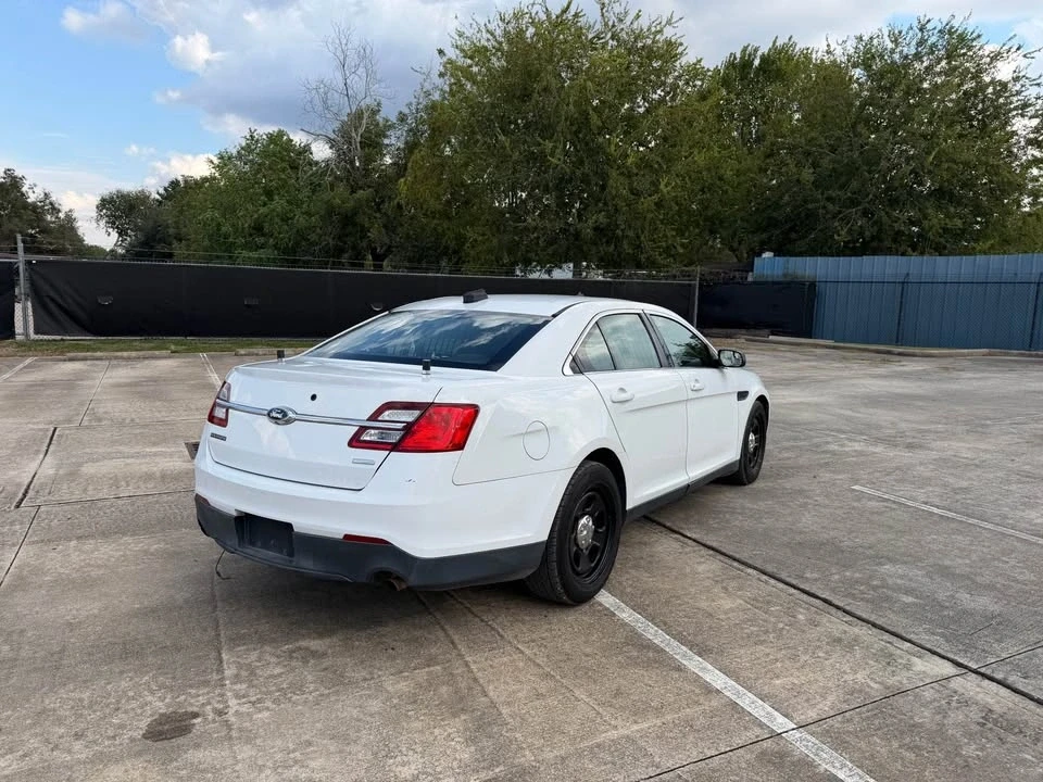 2015 Ford Taurus 6th Gen - Image 5 of 10